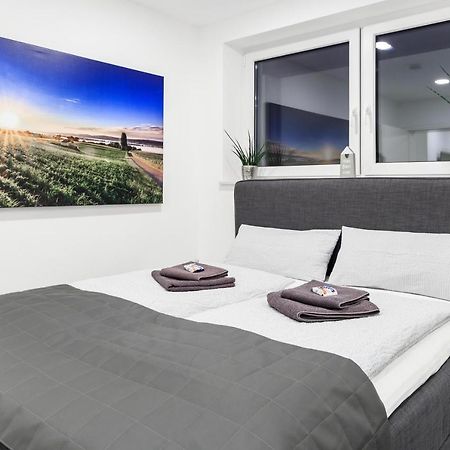Auszeit Apartment Westend Friedrichshafen Bagian luar foto